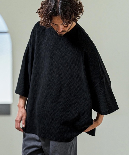 Magine（マージン）の「mn3226- Knit Look Side Slit Relax Fit T-Shirt ニットソーTシャツ(MGN-261-014)（ニット/セーター・メンズ・ベージュ/ブラック/オフホワイト・48/46/44）」の2枚目の写真
