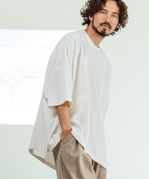 Magine（マージン）の「mn3226- Knit Look Side Slit Relax Fit T-Shirt ニットソーTシャツ(MGN-261-014)（ニット/セーター・メンズ・ベージュ/ブラック/オフホワイト・48/46/44）」の4枚目の写真
