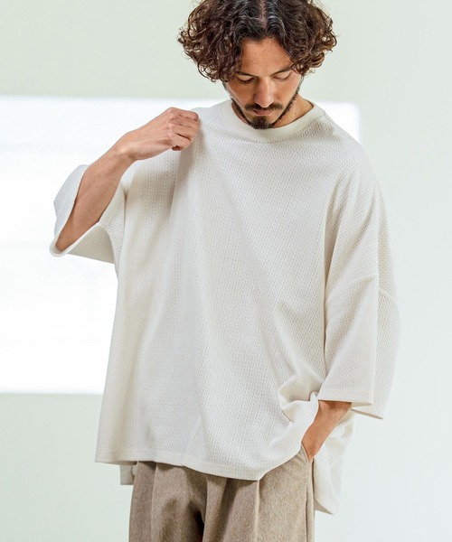 Magine（マージン）の「mn3226- Knit Look Side Slit Relax Fit T-Shirt ニットソーTシャツ(MGN-261-014)（ニット/セーター・メンズ・ベージュ/ブラック/オフホワイト・48/46/44）」の6枚目の写真