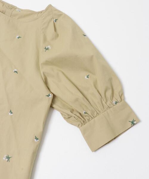 ITEMS URBANRESEARCH（アイテムズ アーバンリサーチ）の「タックスリーブ刺シュウブラウス（シャツ/ブラウス・レディース・ブラック/ベージュ・FREE）」の19枚目の写真