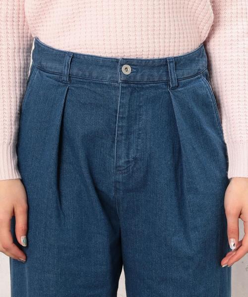 green label relaxing（グリーンレーベルリラクシング）の「CB INDIGOインタック テーパード パンツ◆（デニムパンツ・レディース・ライトブルー/ネイビー・38/40/36）」の7枚目の写真