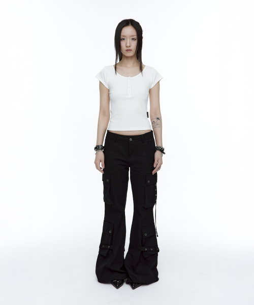 ROUGHNECK(ラフネック)の「ブーツカットカーゴストラップパンツブラック(その他パンツ・レディース・その他・SMALL/MEDIUM)」の2枚目の写真