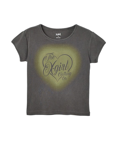 X-girl（エックスガール）の「FADED HEART SPRAY LOGO S/S BABY TEE（Tシャツ/カットソー・レディース・オフホワイト/ブラック/カモフラージュ・ONE SIZE）」の2枚目の写真