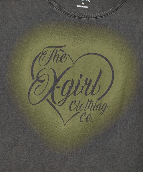 X-girl（エックスガール）の「FADED HEART SPRAY LOGO S/S BABY TEE（Tシャツ/カットソー・レディース・オフホワイト/ブラック/カモフラージュ・ONE SIZE）」の14枚目の写真