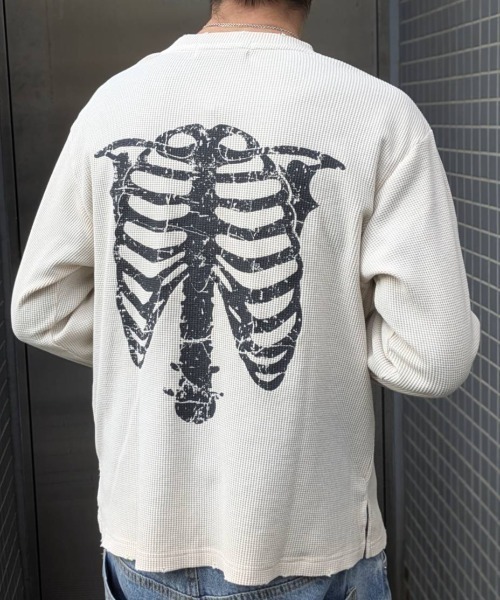 A'gem(エージェム)の「A'GEM/9 × .kom 『A'gem/エージェム』Bone Print Henley Neck Long Sleeve/ボーンプリントヘンリーネックロングスリーブ(Tシャツ/カットソー・メンズ・アイボリー/チャコールグレー・FREE)」の13枚目の写真