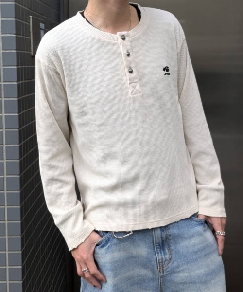 A'gem(エージェム)の「A'GEM/9 × .kom 『A'gem/エージェム』Bone Print Henley Neck Long Sleeve/ボーンプリントヘンリーネックロングスリーブ(Tシャツ/カットソー・メンズ・アイボリー/チャコールグレー・FREE)」の10枚目の写真