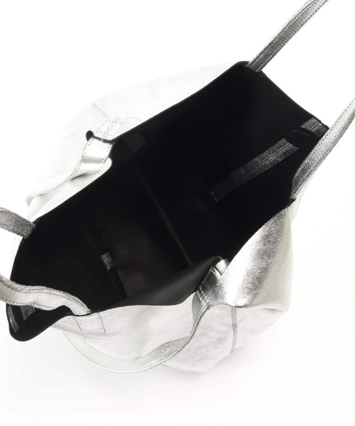 Morphee（モルフェ）の「MORPHEE(モルフェ) 3WAY LARGE TOTE ナッパレザーシルバー（トートバッグ・メンズ・シルバー・FREE）」の4枚目の写真