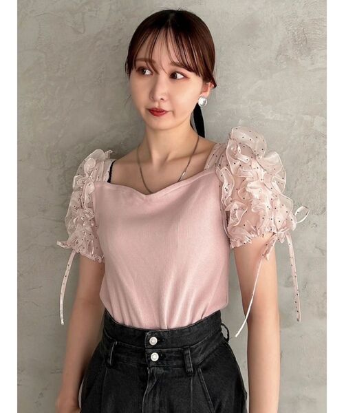 dazzlin(ダズリン)の「ショルダーボリュームフリルカットプルオーバー(Tシャツ/カットソー・レディース・オフホワイト/ピンク/グレー/ブラック・FREE)」の1枚目の写真