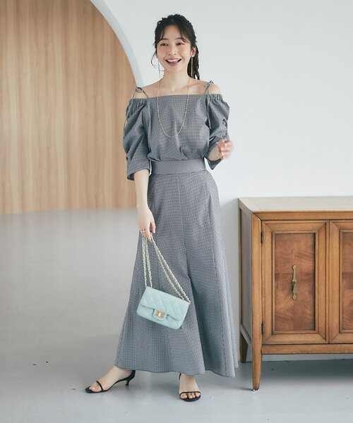 La boutique BonBon(ラブティックボンボン)の「【接触冷感・清楚系オフショル】サッカースクエアネックパワショル5分袖ブラウス(シャツ/ブラウス・レディース・ホワイト/サックスブルー/ブラック・FREE)」の21枚目の写真