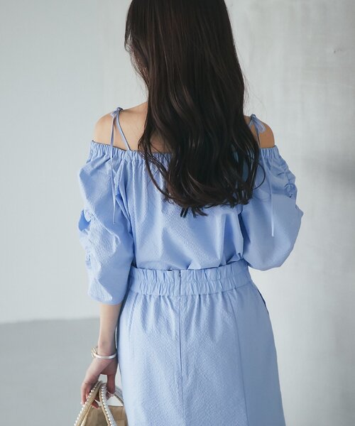 La boutique BonBon(ラブティックボンボン)の「【接触冷感・清楚系オフショル】サッカースクエアネックパワショル5分袖ブラウス(シャツ/ブラウス・レディース・ホワイト/サックスブルー/ブラック・FREE)」の9枚目の写真