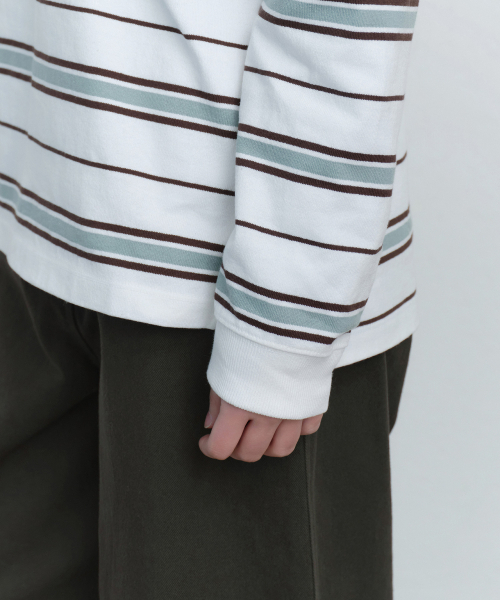 MUSINSA STANDARD WOMAN（ムシンサスタンダードウーマン）の「ウィメンズリラックスドマルチストライプラグビーシャツ[ホワイト]（ポロシャツ・レディース・その他・SMALL/MEDIUM/LARGE/X-SMALL）」の3枚目の写真