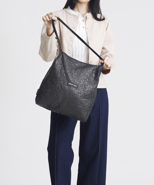 GREEN STUFF（グリーンスタッフ）の「boxy bag 53 - skin texture black（ショルダーバッグ・レディース・その他・FREE）」の5枚目の写真