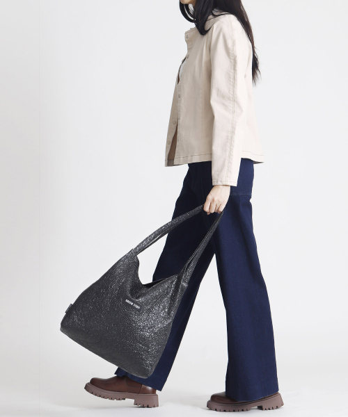 GREEN STUFF（グリーンスタッフ）の「boxy bag 53 - skin texture black（ショルダーバッグ・レディース・その他・FREE）」の6枚目の写真