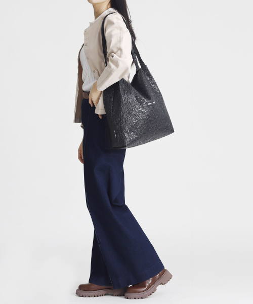 GREEN STUFF（グリーンスタッフ）の「boxy bag 53 - skin texture black（ショルダーバッグ・レディース・その他・FREE）」の7枚目の写真