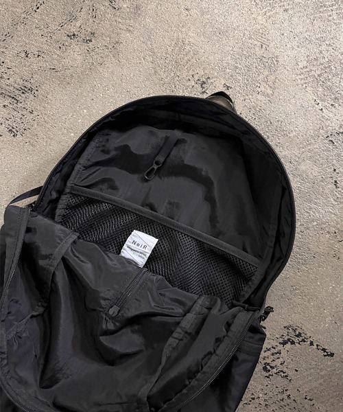 NOIR(ノワール)の「light sling bag(メッセンジャーバッグ・メンズ・ブラック系その他/ブラック・FREE)」の4枚目の写真