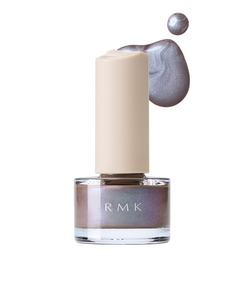 RMK(アールエムケー)の「RMK シャイン ラッシュ ネイルカラー(マニキュア/ジェルネイル・レディース・06 ソフト モカ/04 ベルベット フォグ/14 ホログラム ローズ/07 アンティーク アーモンド/05 クローム グレー/03 クワイエット ブラッシュ/02 ノーズキス ピンク/01 ポーセリン ドリーム/12 ハニービー ヒント/11 セピア サンセット/10 タンジェリン テイルズ/09 ムーンシャドウ アメジスト/15 ルビー ラッシュ/13 シャルトルーズ スクイーズ/08 フロスティッド ラグーン・FREE)」の3枚目の写真