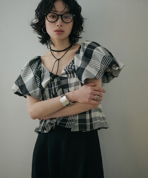 LAULEN（ローレン）の「check balloon sleeve blouse /チェック柄バルーンスリーブ半袖ブラウス（シャツ/ブラウス・レディース・ブラック×ホワイト・FREE）」の2枚目の写真