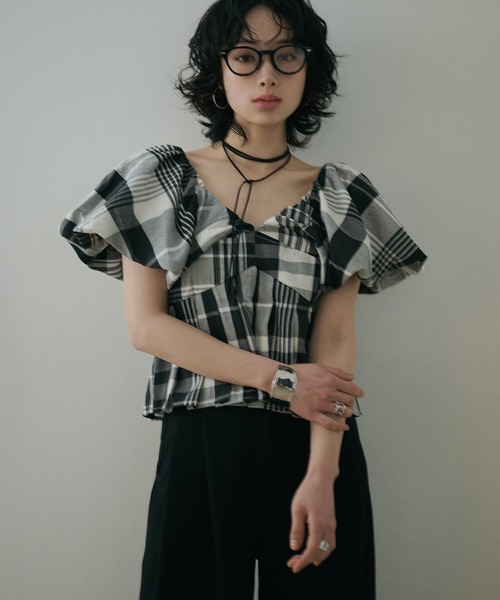 LAULEN（ローレン）の「check balloon sleeve blouse /チェック柄バルーンスリーブ半袖ブラウス（シャツ/ブラウス・レディース・ブラック×ホワイト・FREE）」の7枚目の写真
