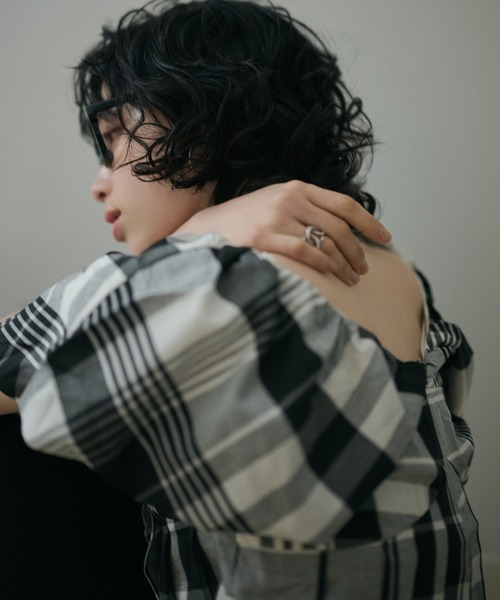 LAULEN（ローレン）の「check balloon sleeve blouse /チェック柄バルーンスリーブ半袖ブラウス（シャツ/ブラウス・レディース・ブラック×ホワイト・FREE）」の9枚目の写真