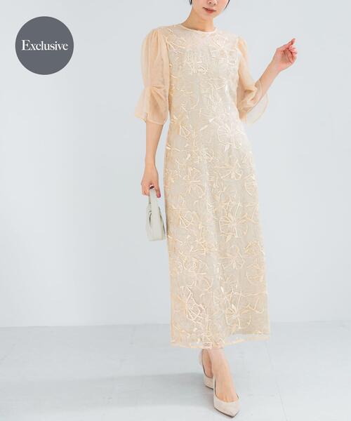 URBAN RESEARCH ROSSO WOMEN(アーバンリサーチ ロッソ)の「『別注』kaene×ROSSO フラワーエンブロイダリードレス(ワンピース・レディース・イエロー/チャコールグレー・36)」の2枚目の写真
