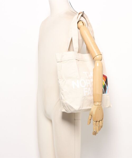 B.I.D.(ビーアイディー)の「THE NORTH FACE / ノースフェイス / PRIDE TOTE ロゴトートバッグ ユニセックス NF0A52UF(トートバッグ・レディース・ナチュラル・FREE)」の5枚目の写真