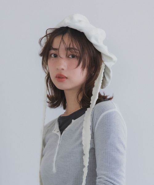 polcadot（ポルカドット）の「ナチュラルリボンベレー帽 / バブーシュカ風・接触冷感・サイズ調整可能・2WAY（ハンチング/ベレー帽・レディース・ベージュ/アイボリー/ブラック・FREE）」の2枚目の写真