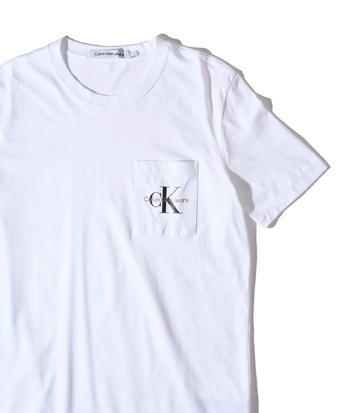 Calvin Klein(カルバン・クライン)の「【Calvin Klein】J30J320936/Tシャツ(Tシャツ/カットソー・メンズ・ブラック/ホワイト・XXL/XL/L/M)」の2枚目の写真