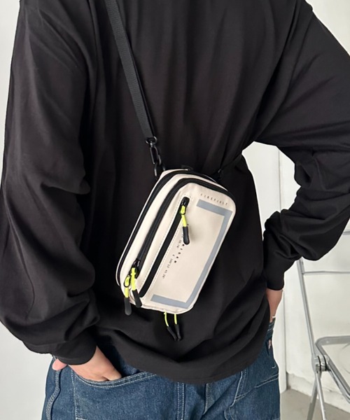 FIRE FIRST（ファイヤーファースト）の「[FIRE FIRST]ファイヤーファースト/多機能2WAY ミニショルダー/スマホポーチ/縦型（ショルダーバッグ・メンズ・ダークグレー/アイボリー/ブラック・FREE）」の2枚目の写真