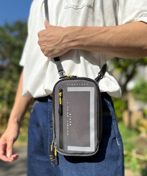 FIRE FIRST（ファイヤーファースト）の「[FIRE FIRST]ファイヤーファースト/多機能2WAY ミニショルダー/スマホポーチ/縦型（ショルダーバッグ・メンズ・ダークグレー/アイボリー/ブラック・FREE）」の3枚目の写真