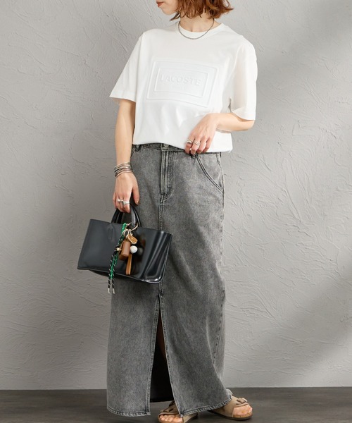 LACOSTE（ラコステ）の「[LACOSTE/ラコステ] エンボスロゴ ショートスリーブTシャツ（Tシャツ/カットソー・レディース・ホワイト/ネイビー・L/M/S）」の3枚目の写真