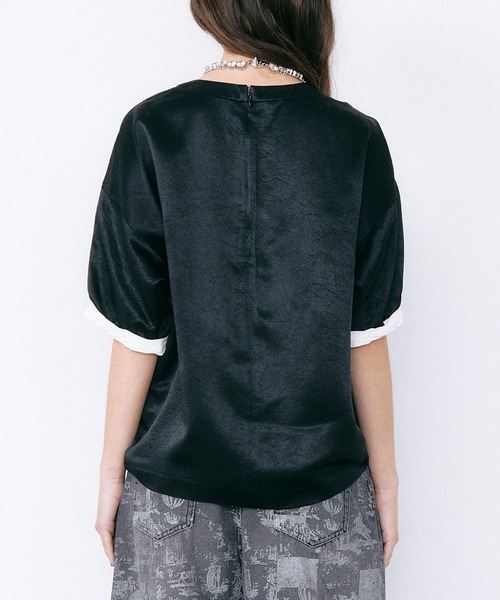 LE CIEL BLEU(ルシェルブルー)の「サテンロールアップスリーブトップ / Satin Roll-Up Sleeve Top(シャツ/ブラウス・レディース・ゴールド/ブラック・36)」の7枚目の写真