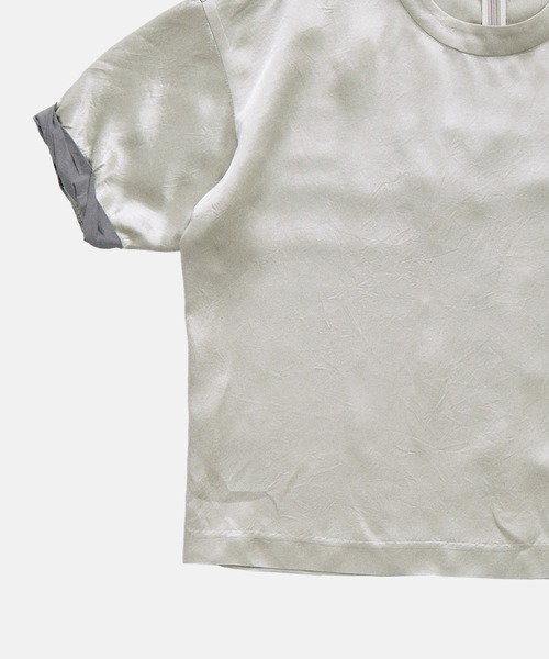 LE CIEL BLEU(ルシェルブルー)の「サテンロールアップスリーブトップ / Satin Roll-Up Sleeve Top(シャツ/ブラウス・レディース・ゴールド/ブラック・36)」の20枚目の写真