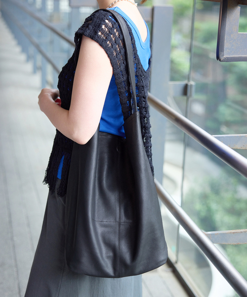 IENA(イエナ)の「Morphee/モルフェ CYLINDER(M size)BLACK バッグ(ショルダーバッグ・レディース・ブラック・FREE)」の1枚目の写真
