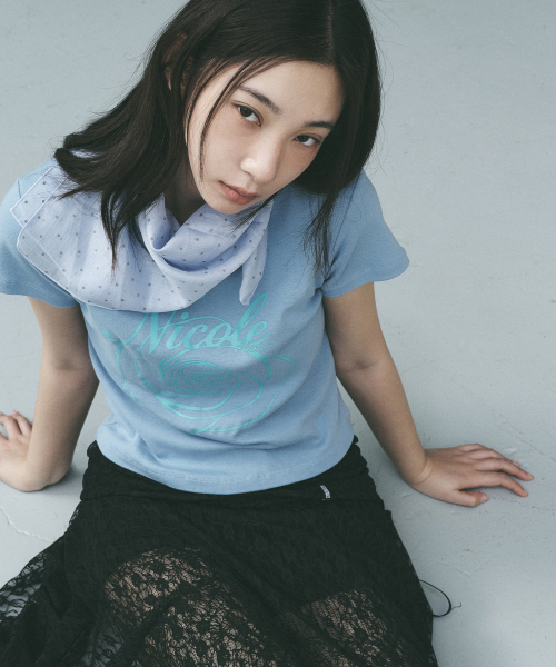 NICK&NICOLE（ニックアンドニコール）の「ROSE LETTERING CROPPED TOP_SORA（Tシャツ/カットソー・レディース・その他・FREE）」の3枚目の写真