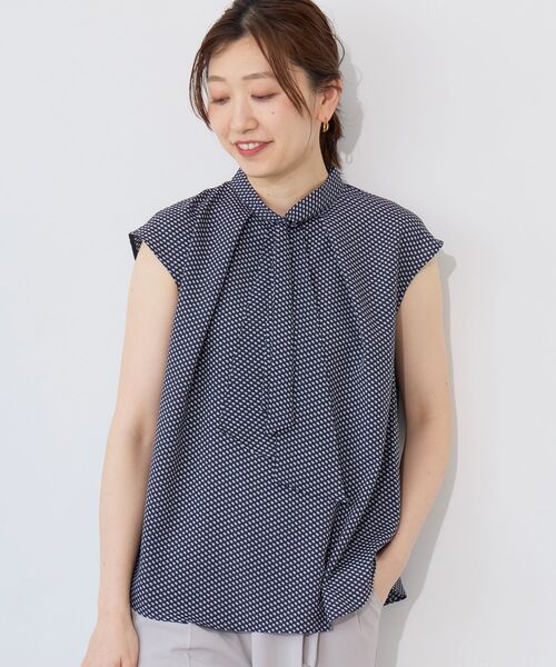 le.coeur blanc（ルクールブラン）の「【日本製】幾何柄フレンチタイブラウス（シャツ/ブラウス・レディース・ブルー系その他4/ブルー系その他3・38）」の16枚目の写真