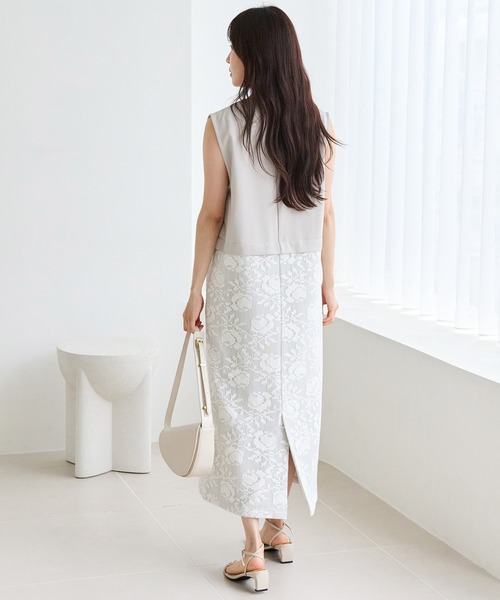 LAVEANGE(ラビアンジェ)の「キーネックレースドッキングワンピース|華やかな大人の花柄レース/褒められワンピ/スタイルアップ/Iライン/ロング丈/ジャンスカ(ワンピース・レディース・ブラック/ベージュ・LL/3L/M/5L/4L)」の22枚目の写真