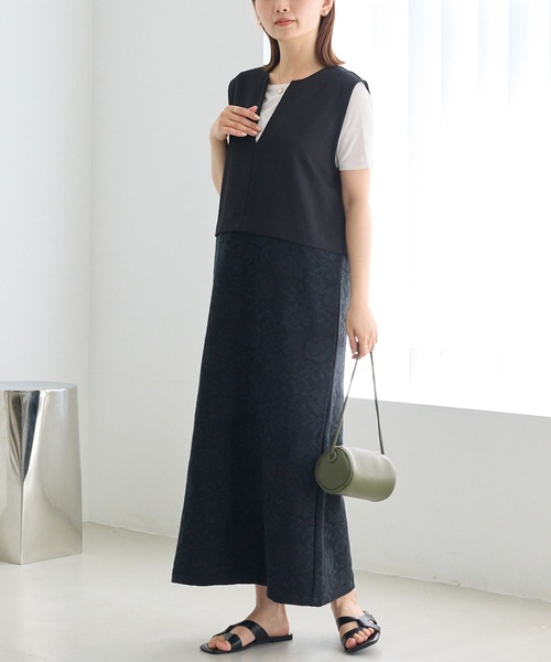 LAVEANGE(ラビアンジェ)の「キーネックレースドッキングワンピース|華やかな大人の花柄レース/褒められワンピ/スタイルアップ/Iライン/ロング丈/ジャンスカ(ワンピース・レディース・ブラック/ベージュ・LL/3L/M/5L/4L)」の15枚目の写真