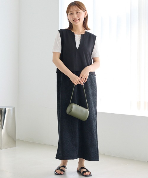 LAVEANGE(ラビアンジェ)の「キーネックレースドッキングワンピース|華やかな大人の花柄レース/褒められワンピ/スタイルアップ/Iライン/ロング丈/ジャンスカ(ワンピース・レディース・ブラック/ベージュ・LL/3L/M/5L/4L)」の17枚目の写真