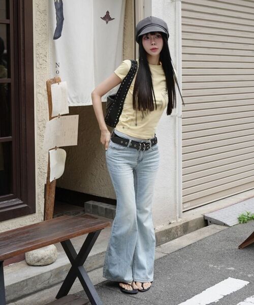 BUTTON UP(ボタンアップ)の「ローライズブーツカットデニムパンツ(デニムパンツ・レディース・その他・LARGE/MEDIUM/SMALL)」の5枚目の写真