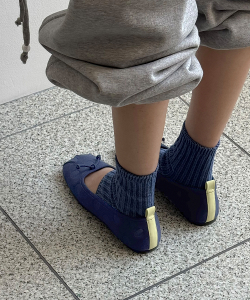 PORTERNA(ポルテナ)の「DOT SQUARE FLATS - NAVY(バレエシューズ・レディース・その他・23cm/24cm/25cm)」の2枚目の写真