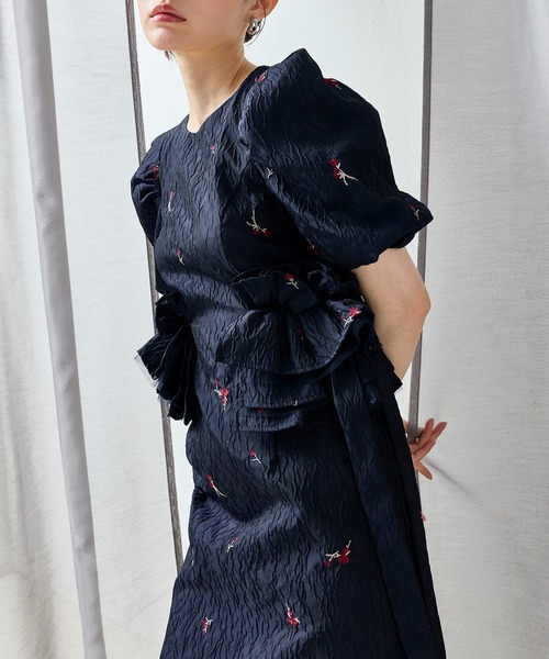 Kana（カナ）の「ブロッサムフリルワンピースドレス 結婚式 パーティードレス オケージョンドレス お呼ばれワンピース（ドレス・レディース・ネイビー/ブラック/ベージュ・M/S/L）」の16枚目の写真
