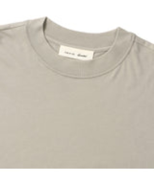 FOG ESSENTIALS(エフオージーエッセンシャルズ)の「フィア オブ ゴッド エッセンシャルズ 【Fear of God ESSENTIALS】 - 半袖Tシャツ【SIGNATURE ESSENTIAL TEE SEAL 125SP264222F】(Tシャツ/カットソー・メンズ・ベージュ・S/M)」の2枚目の写真