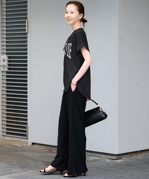 SLOBE IENA（スローブイエナ）の「CEST LA VIE Tシャツ（Tシャツ/カットソー・レディース・ホワイト系その他/ブラック/ホワイト・FREE）」の9枚目の写真