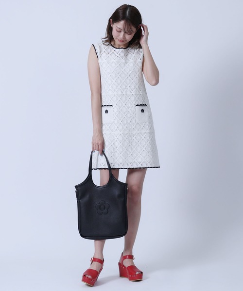 MARY QUANT(マリークワント)の「デイジーパッチシュリンク トート(トートバッグ・レディース・シルバー/ブラック/アイボリー/キャメル・FREE)」の16枚目の写真