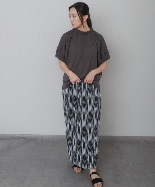 libelle more(リベル モア)の「着映えギャザーネックトップス(Tシャツ/カットソー・レディース・ブラック/グリーン/オフホワイト/チャコールグレー・L/M)」の7枚目の写真