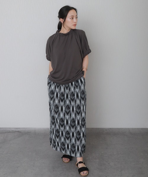 libelle more(リベル モア)の「着映えギャザーネックトップス(Tシャツ/カットソー・レディース・ブラック/グリーン/オフホワイト/チャコールグレー・L/M)」の9枚目の写真