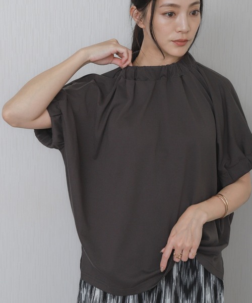 libelle more(リベル モア)の「着映えギャザーネックトップス(Tシャツ/カットソー・レディース・ブラック/グリーン/オフホワイト/チャコールグレー・L/M)」の12枚目の写真