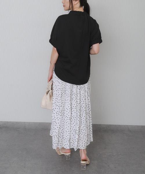 libelle more(リベル モア)の「着映えギャザーネックトップス(Tシャツ/カットソー・レディース・ブラック/グリーン/オフホワイト/チャコールグレー・L/M)」の16枚目の写真