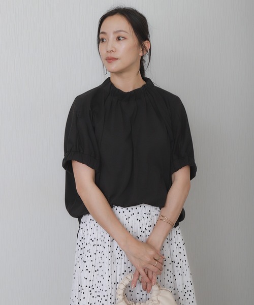 libelle more(リベル モア)の「着映えギャザーネックトップス(Tシャツ/カットソー・レディース・ブラック/グリーン/オフホワイト/チャコールグレー・L/M)」の19枚目の写真