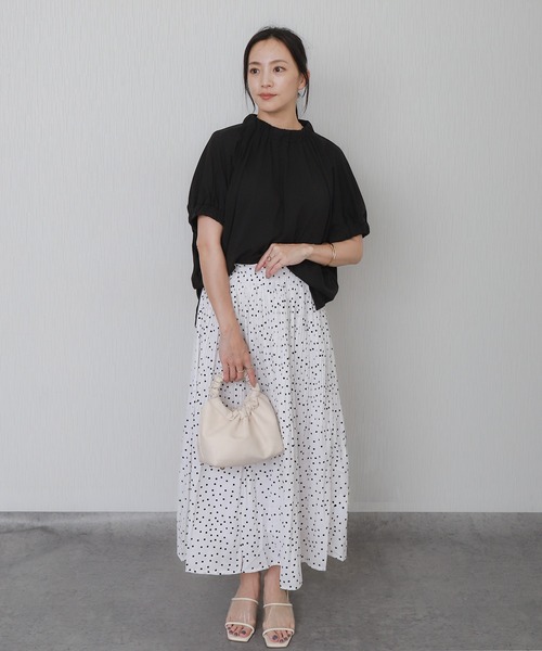 libelle more(リベル モア)の「着映えギャザーネックトップス(Tシャツ/カットソー・レディース・ブラック/グリーン/オフホワイト/チャコールグレー・L/M)」の20枚目の写真
